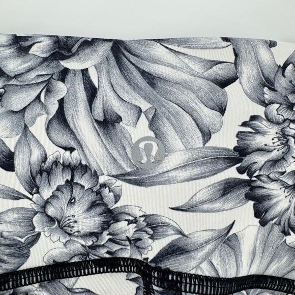 Lululemon Wunder Under High Rise Crop 25" 8 Botanical Toile Floral Black White - Picture 2 of 5